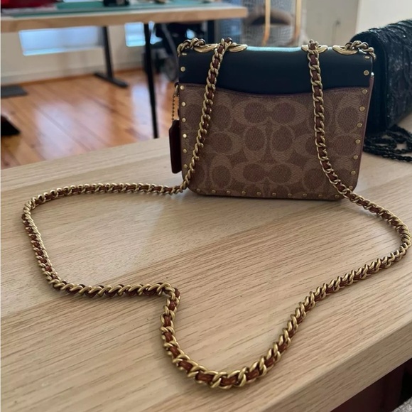 Coach Madison Shoulder Bag In Signature Canvas With Rivets - Tan Rust - Picture 3 of 5